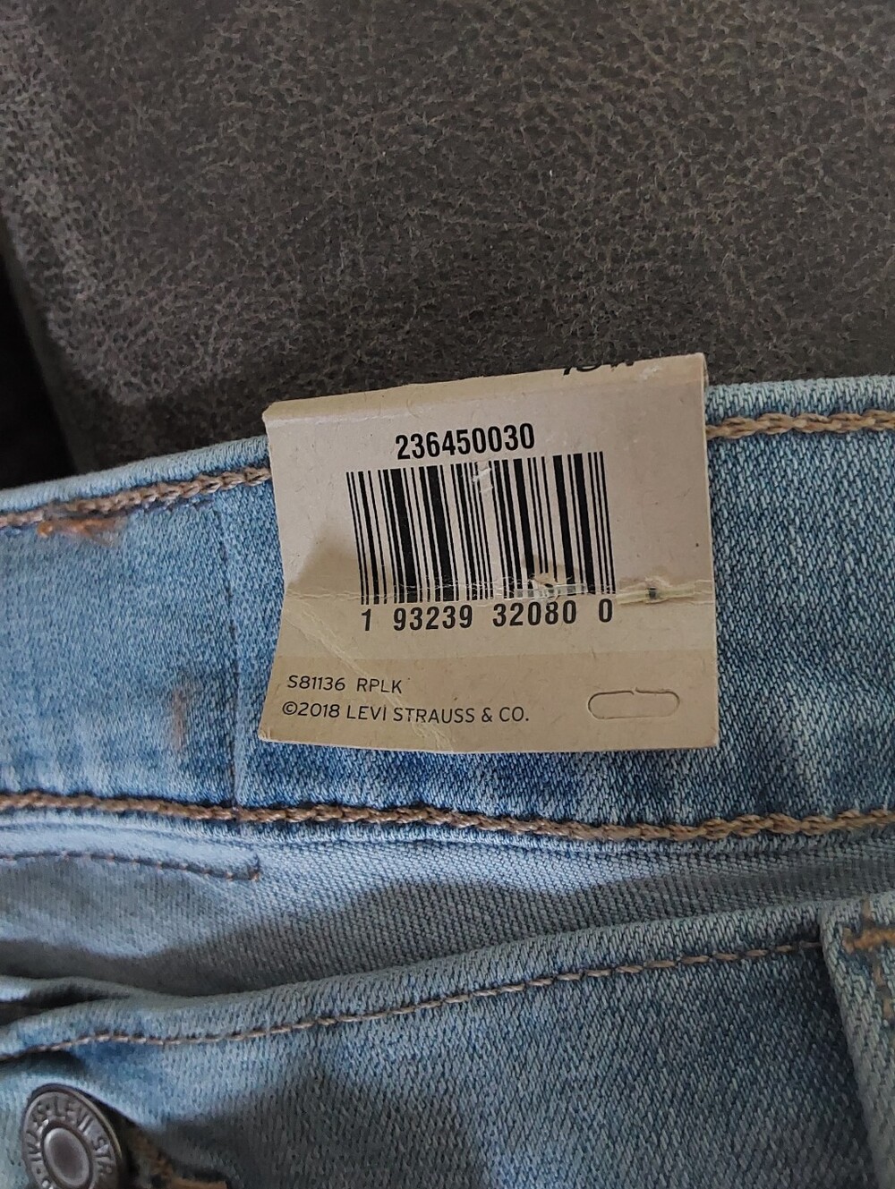 Levi's Light Blue Women's Capris — Classic Cropped Denim - Picture 2 of 4